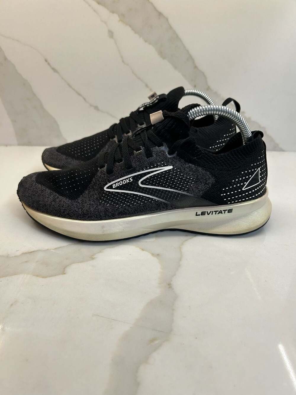 Brooks (Size: 8.5)